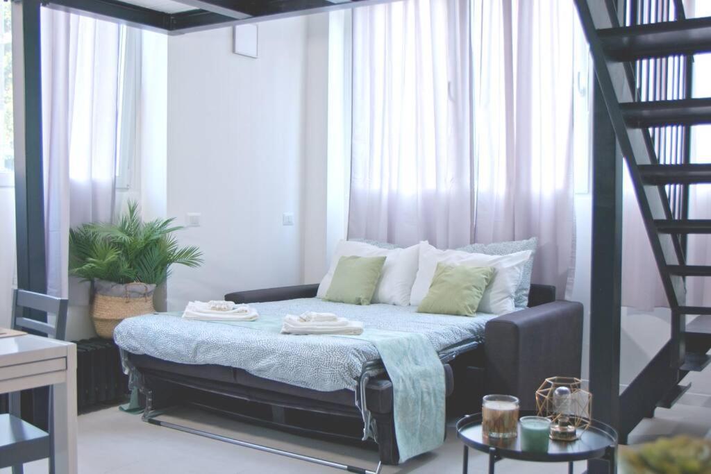 Milano - Stazione Centrale Comfort Green Loft Buitenkant foto